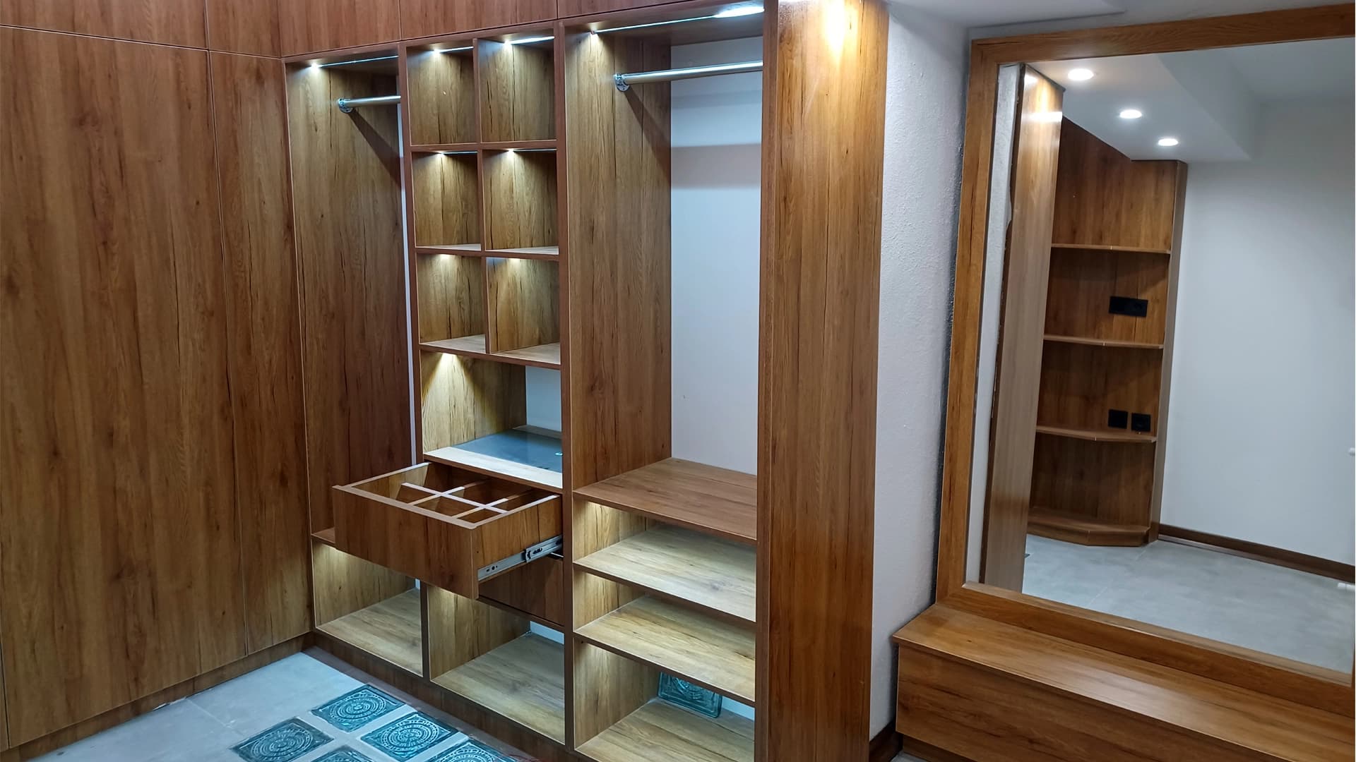 کابینتهای سفارشی لوکس
